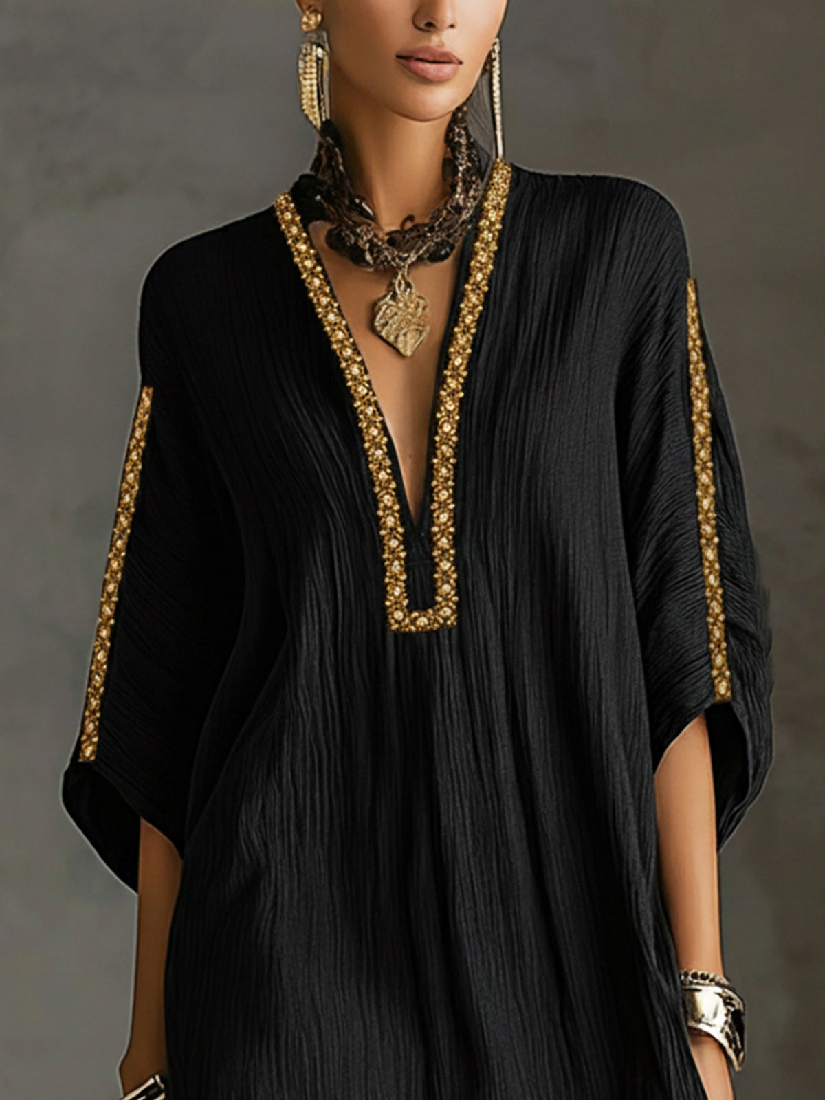 Mirella - Vestito corto nero con scollo a V profondo