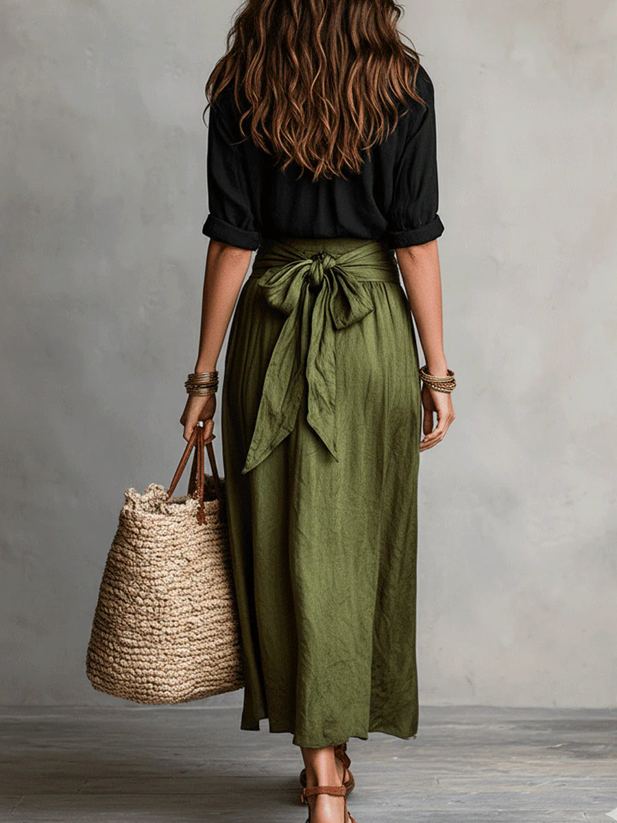 Vera™ | Completo di due pezzi: maglietta nera e gonna midi verde oliva