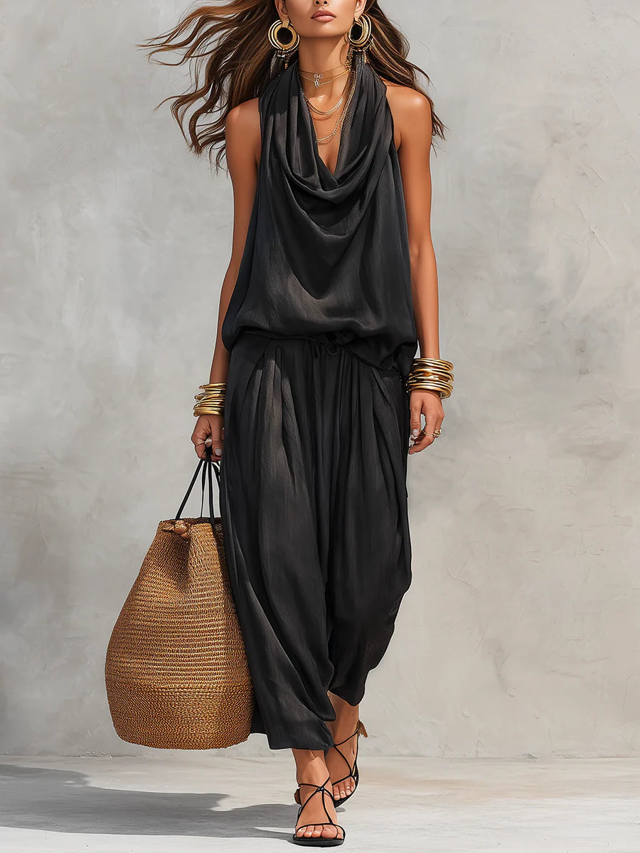 Set Top Senza Maniche con Collo Halter e Pantaloni Plissettati