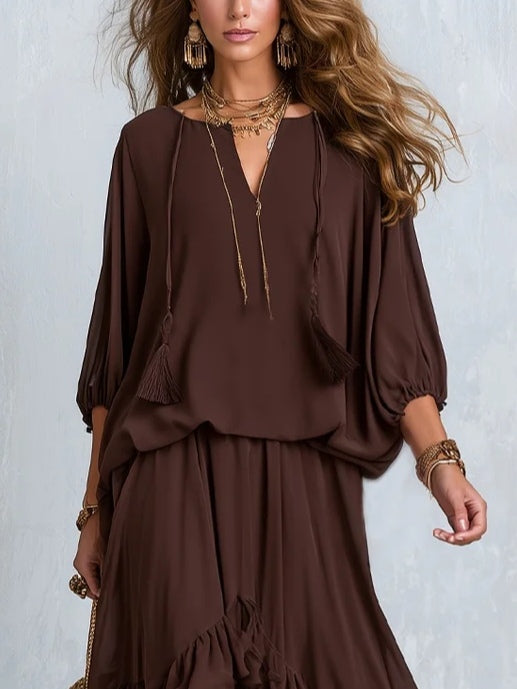Siena | Completo con Top in Chiffon Marrone con Nappine e Scollo a V con Coulisse Regolabile e Gonna a Strati con Volant