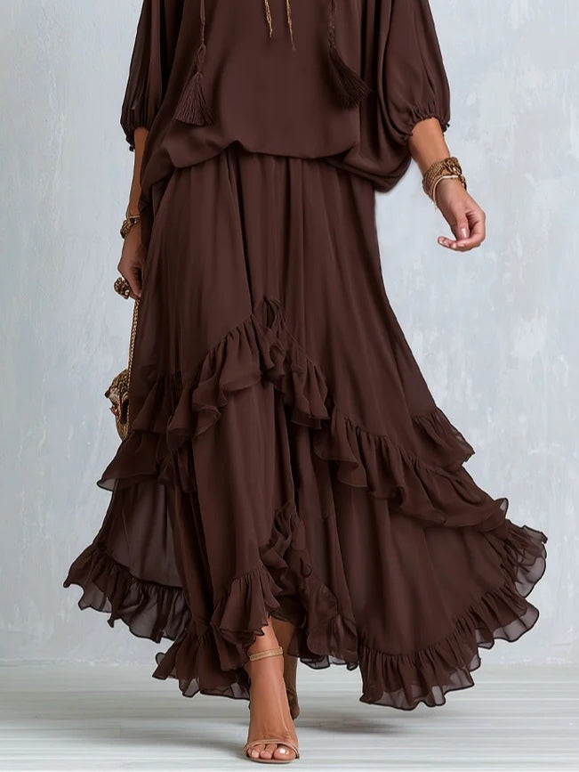 Siena | Completo con Top in Chiffon Marrone con Nappine e Scollo a V con Coulisse Regolabile e Gonna a Strati con Volant