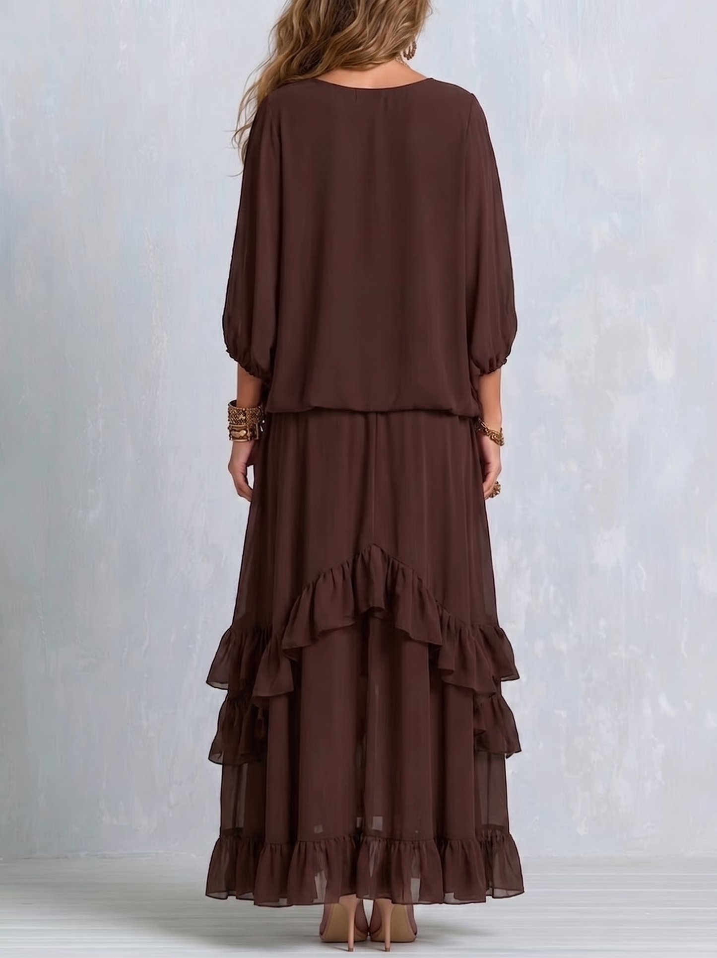 Siena | Completo con Top in Chiffon Marrone con Nappine e Scollo a V con Coulisse Regolabile e Gonna a Strati con Volant