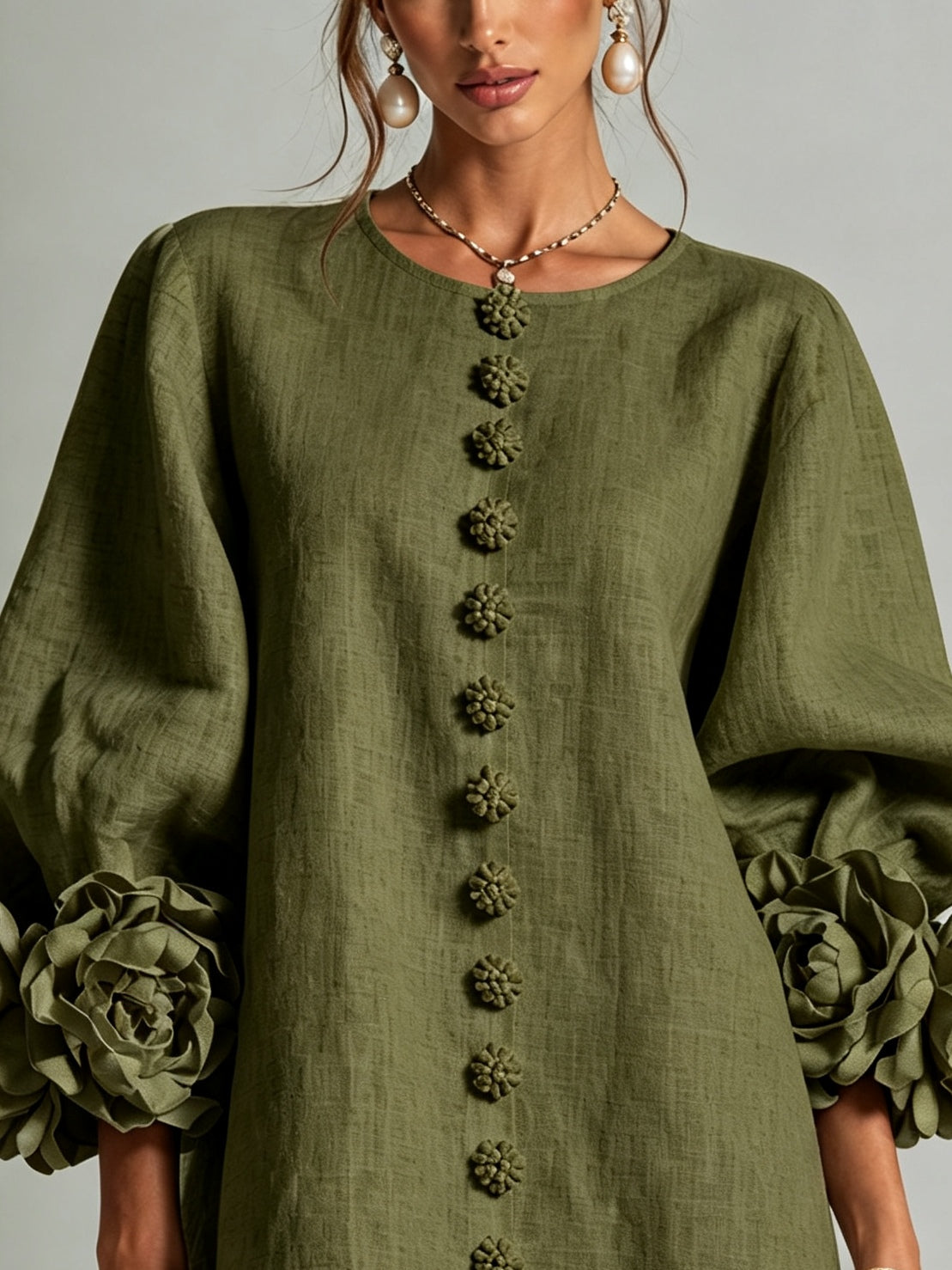 Minivestido camisero floral verde oliva con puños florales originales.