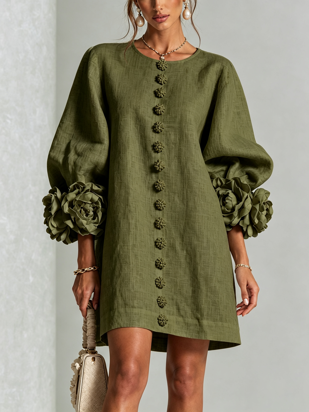 Minivestido camisero floral verde oliva con puños florales originales.