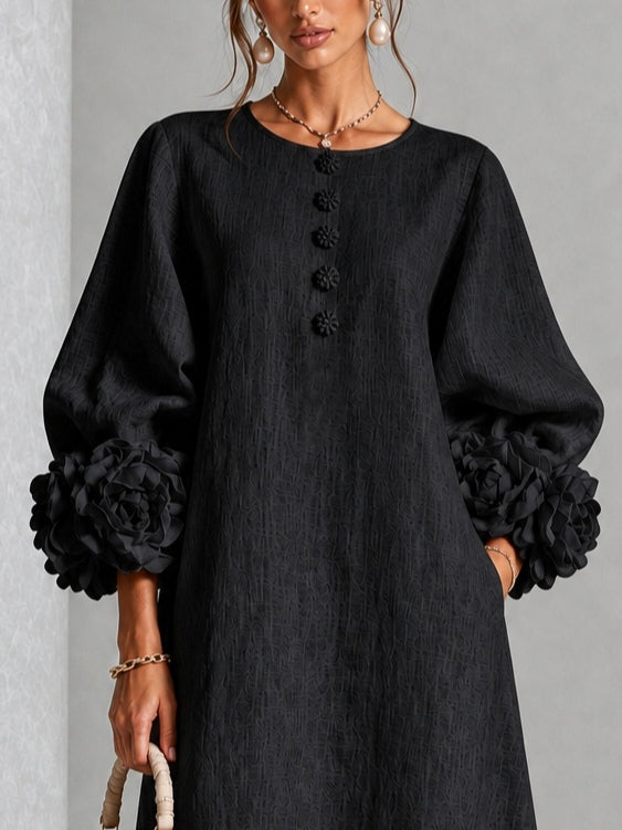 Cecilia | Minivestido de mezcla de lino con puños de rosas, negro