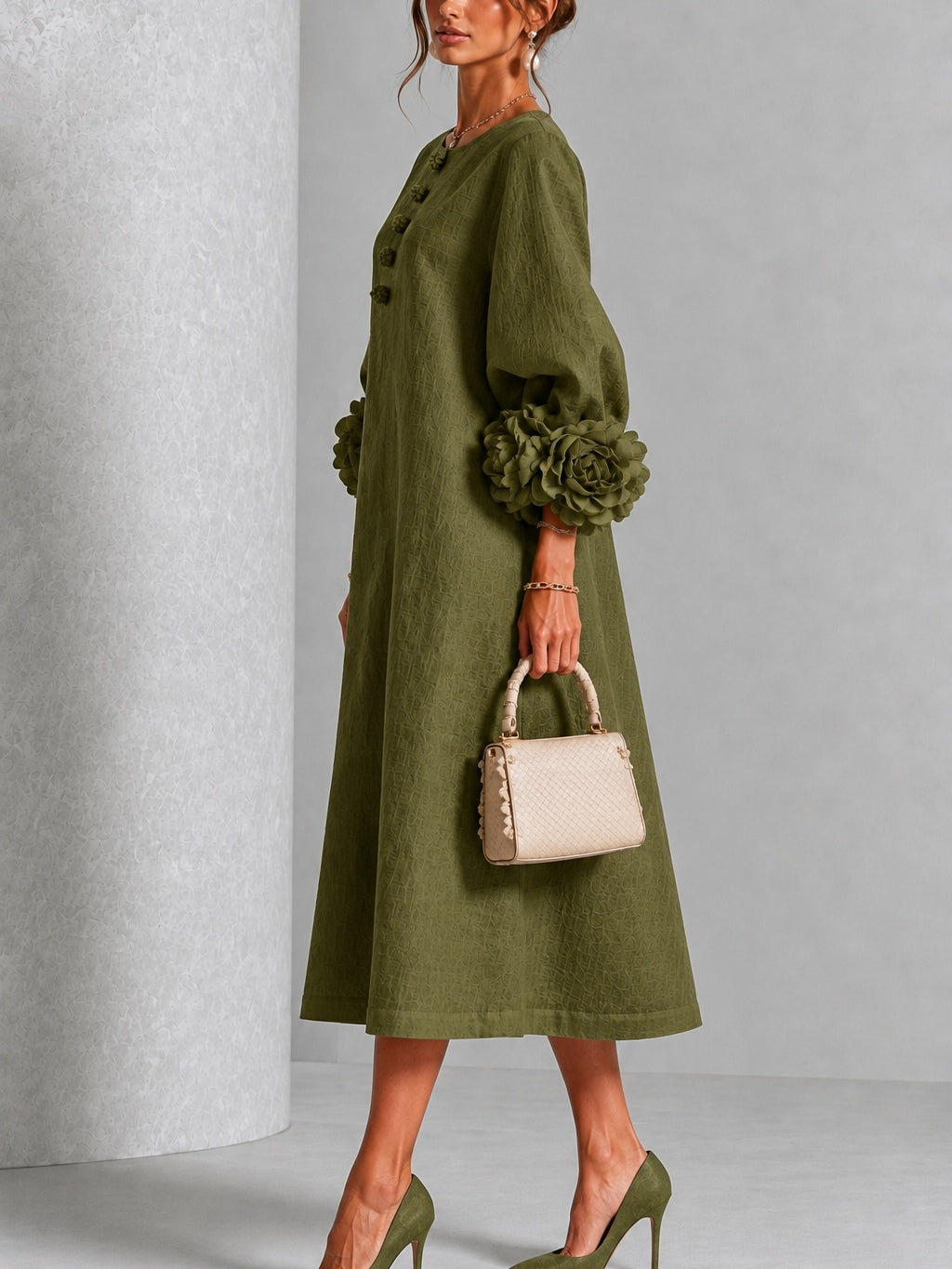 Gaia | Minivestido de mezcla de lino con puños rosas, verde oliva