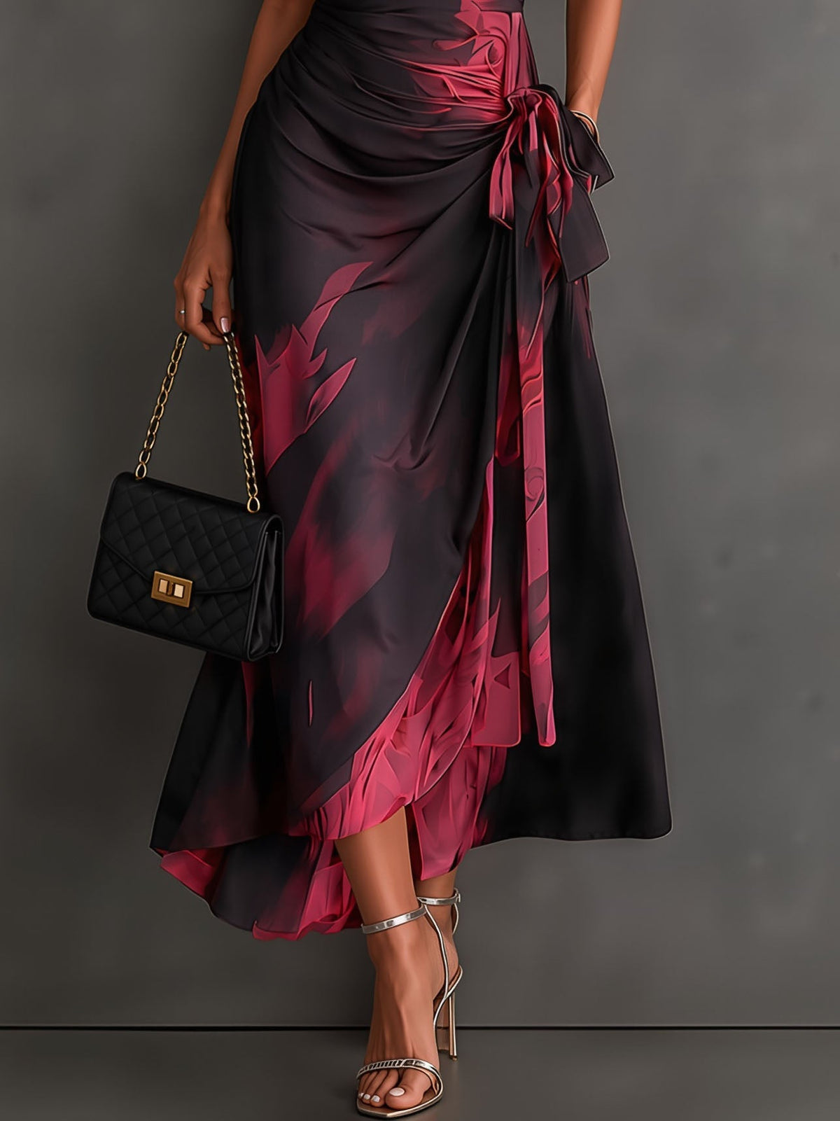 VESTIDO MIDI CON CARTERA CON ESTAMPADO ABSTRACTO ROJO Y NEGRO, CUELLO CON ESCUELLO EN V, MANGA CORTA, CINTURA PARA ANUDAR, DOBLADO ASIMÉTRICO CON VOLANTES